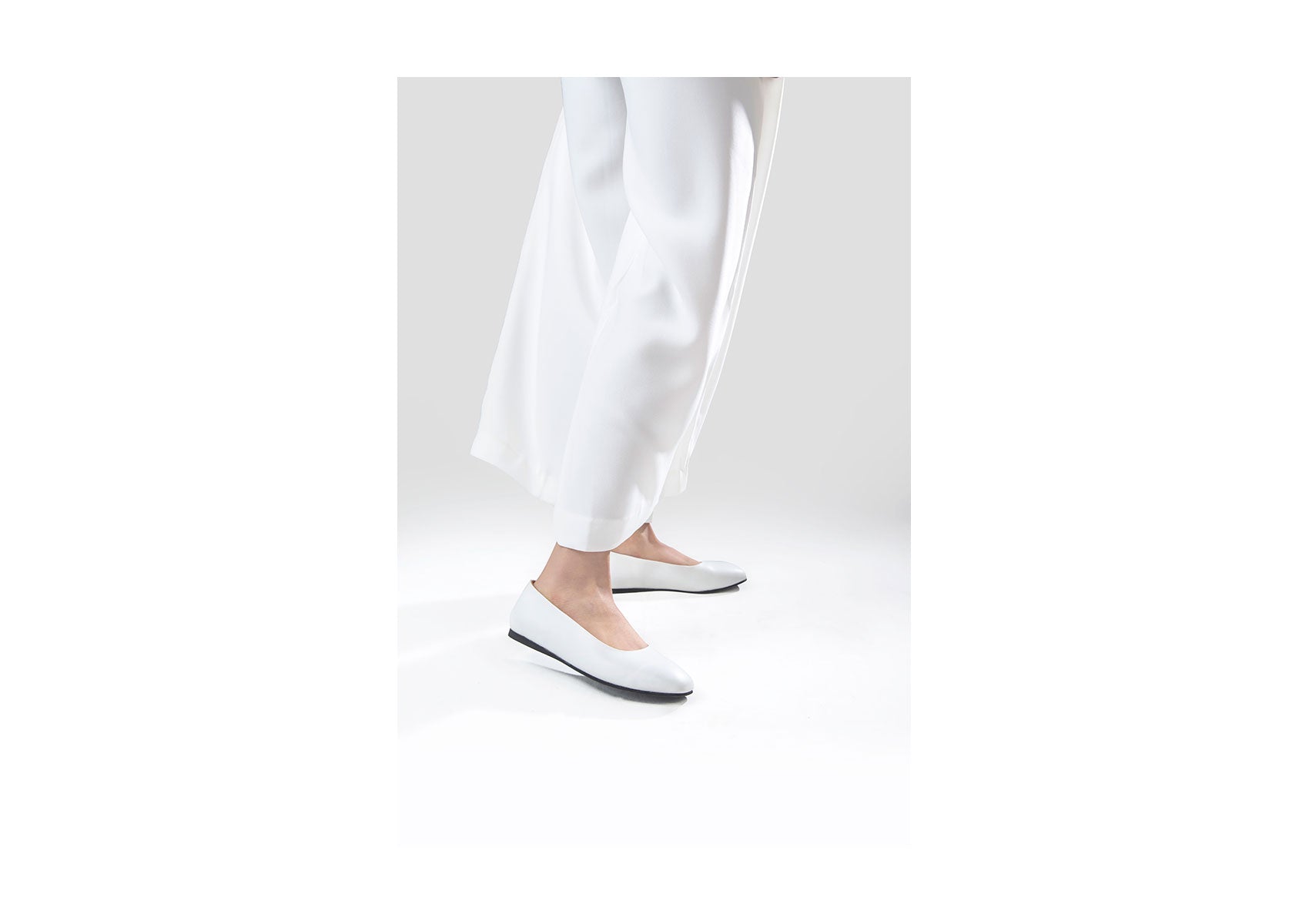 Ballerina Flats (White)